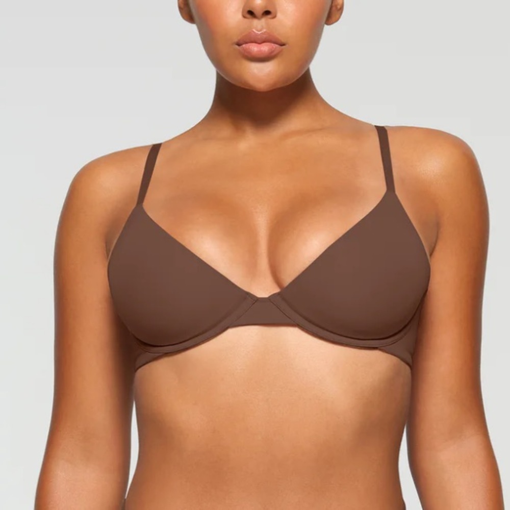 SKIMS FITS EVERYBODY PLUNGE BRA | JASPER